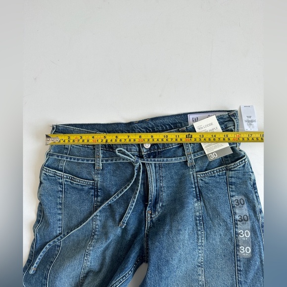 NWT- Gap 90’s Loose Low Rise - Straight Leg - Mid Wash Denim - Size 30/10P - Picture 10 of 12